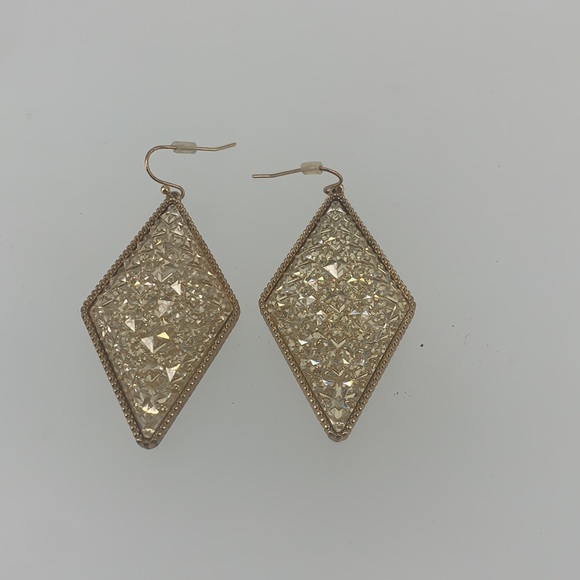 No Brand Jewelry - 😊 Gold colored Diamond shaped Earrings